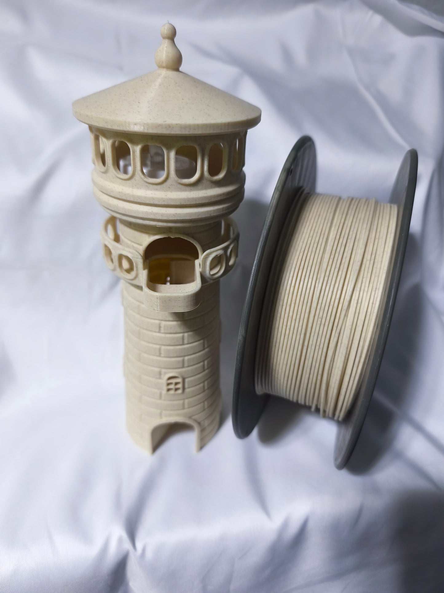 🏰 3D-gedruckter Würfelturm mit LED-Beleuchtung & Challengebox