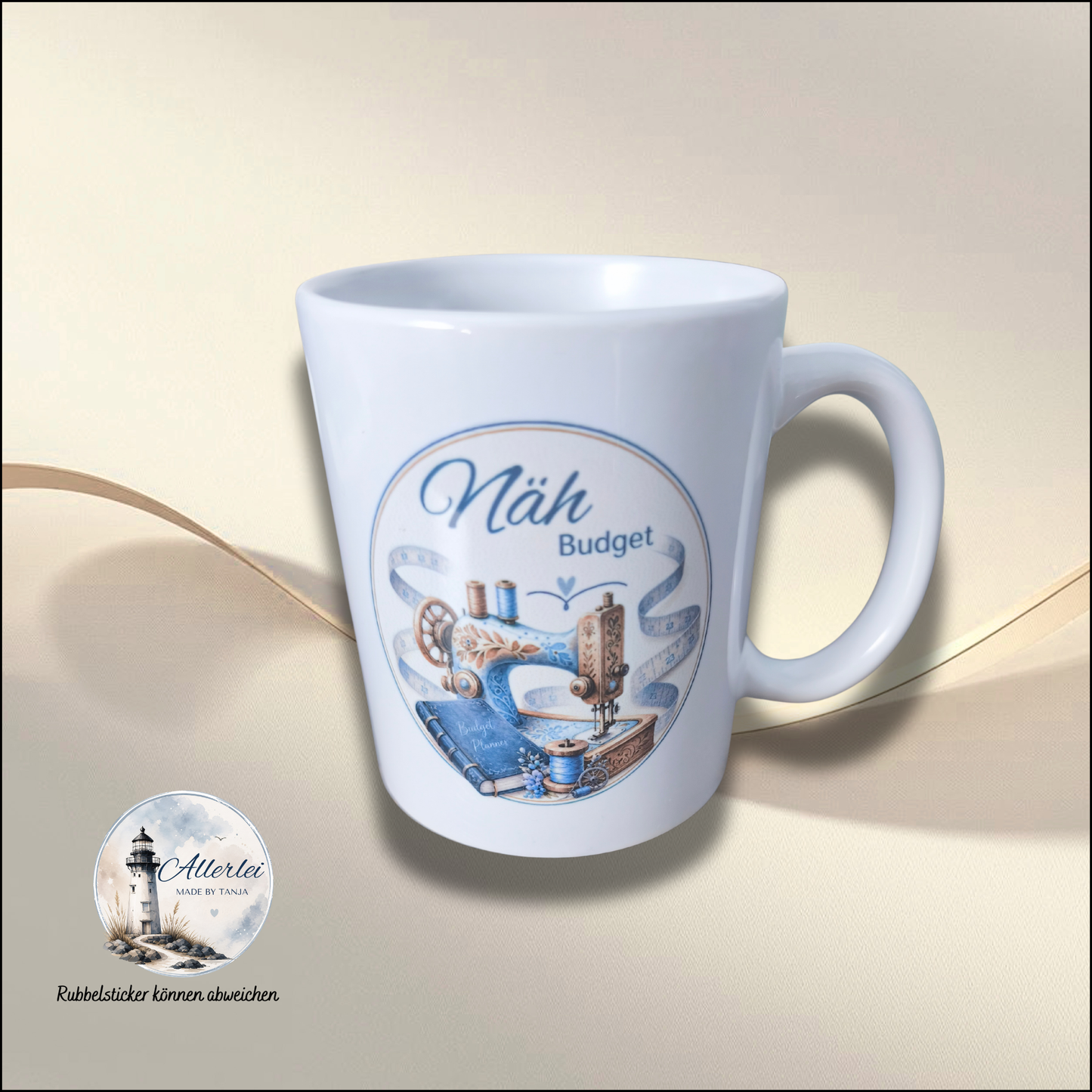 Weiße Keramiktasse mit Shoplogo