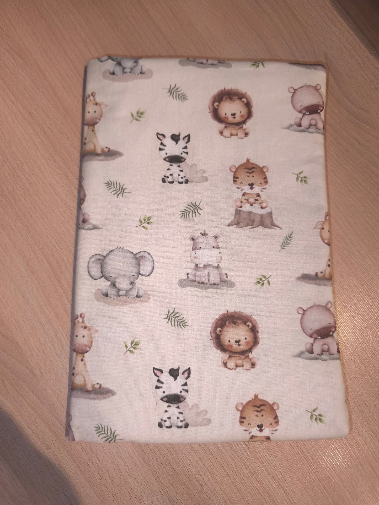Windeltasche / Mutterpasshülle mit niedlichen Tierchen