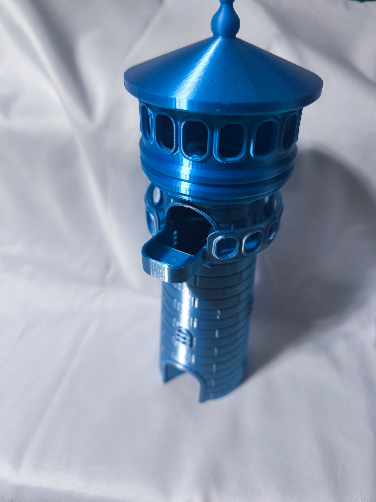 🏰 3D-gedruckter Würfelturm mit LED-Beleuchtung & Challengebox