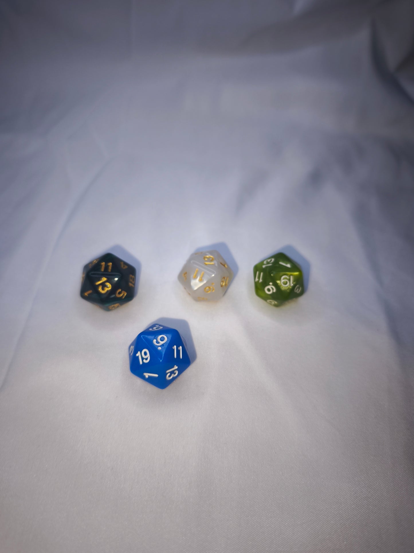 Würfel in jeder Variante nach Zufallsprinzip