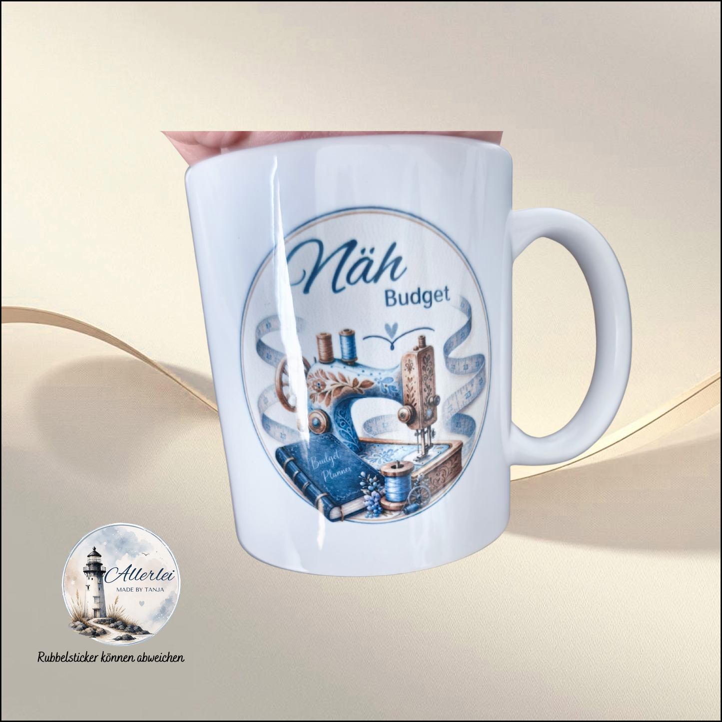Weiße Keramiktasse mit Shoplogo